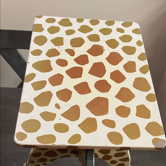 Giraffe Shaped Wooden Stool - Picture 5 of 9